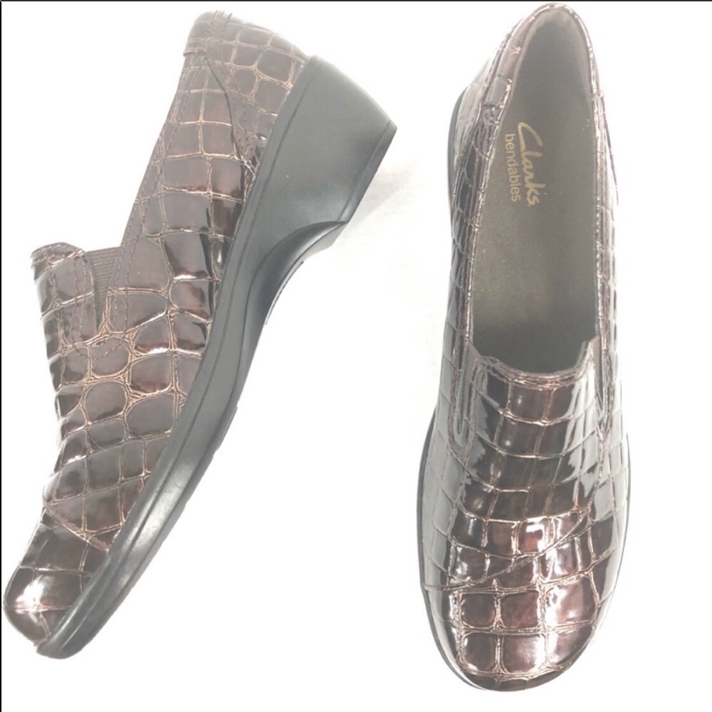 Clarks Bendable Alligator Print Slip On Shoes 9w - image 3
